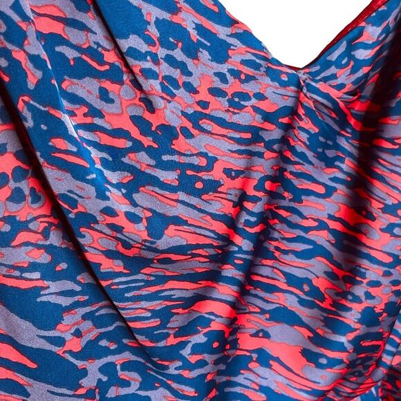 BCBGeneration | Raspberry Abstract One-Shoulder Cocktail Dress Size 8 | EUC - Picture 7 of 13